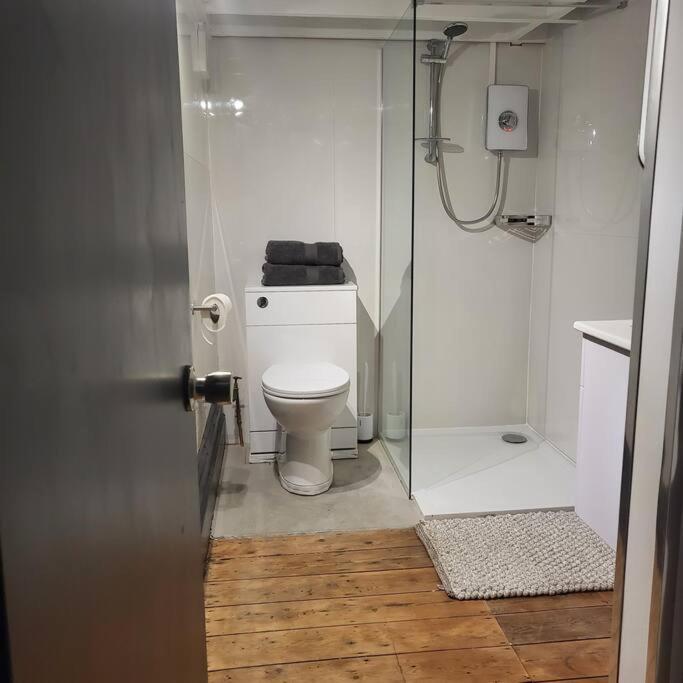 21 Mini Loft Apartment - Great Location - Comfy King Size Bed Brighton Exterior photo